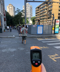 ���������¶ȸߴ�40�棬���ֲ����¹���վ̨���¶ȣ��б��ȵ�