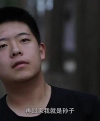CCTV12 纪录片《镜子》:我是一面镜子,能照出父母的外表和内心