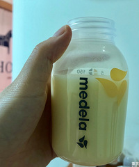 1个人的母乳养了4个孩子,挤奶之路分分钟想放弃