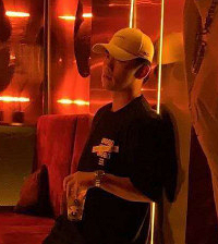 ֣���Ͱ�����С��һ��ȥҹ��ĵ�