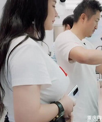 胸大的女生穿衣服,是不是真的不好看?