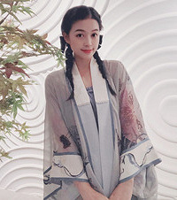 半年来我只买了汉服,这件大袖还能用来当防晒衫,好看又遮肉