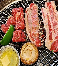 吃了9家烤肉还是最爱这一家,不仅菜品新鲜丰富,价格还亲民