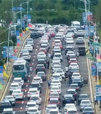 重庆某避暑线路堵哭了