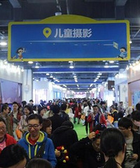 现在给娃儿这么舍得用钱吗?朋友给娃订了5万拍照,简直惊呆我了