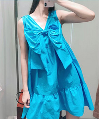 一眼看中的海洋蓝蝴蝶结连衣裙,也太美了吧!
