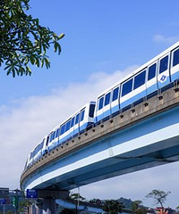 相亲男让我去几十公里外的轻轨站跟他见面,等我到了他却不吭声了