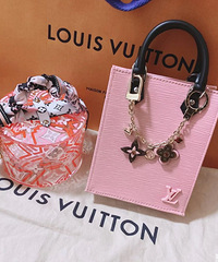 ��LV���κ����˽�����