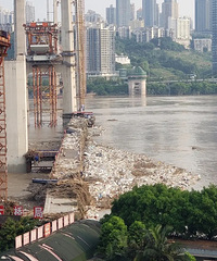 洪峰给重庆带来了那么多垃圾,该怎么处理呢