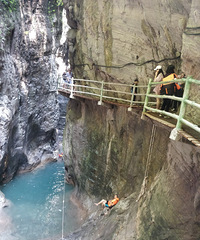 北碚金刀峡之溪降,这样耍不用排长龙坐车