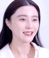 感觉范冰冰现在肉眼可见的颓靡,没得以前的风采了