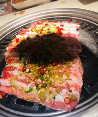 这家烤肉店的生意一直很火爆,但只有我觉得味道不如从前了吗?