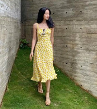 会穿到底有多重要?杨采钰引领早秋时尚潮流,港风美人复古又高级