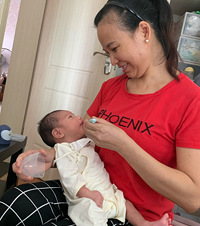 12000请了个非常满意的月嫂,我变身成大奶牛,宝宝长了2斤