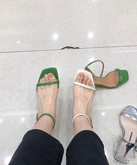 试的思加图的鞋子,我在纠结买绿色还是买白色?