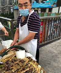 ��Ȼ�ڵ����ڳԵ��������贮������������ͯ��ζ��