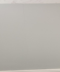 装修打了飘窗,墙裂了谁的责任?!