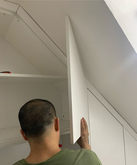 定制的柜子这些裸露的螺丝钉是正常的吗?我觉得好丑