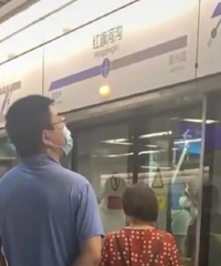 tfboys�ϰ�����ں���ӹ�������