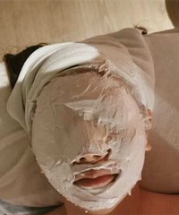 去论坛姐妹种草的美容院,做了个汤泉美白,石膏面膜敷起舒服惨了