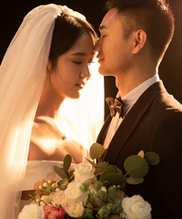 刚拿到精修照的我,给大家整理了一套《婚纱照避坑指南》!