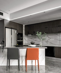 穷装80平小两室,异型墙面异形岛台超有设计感