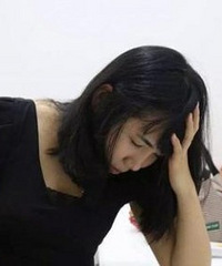 又闹起来了,外公外婆要求必须给娃买有机菜吃,婆子妈觉得是噱头