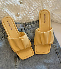 39���򵽵��ƶ���Ь�����ͻ�ɫ�����ᣬ��Ƥ�ʸ����ϳ�������