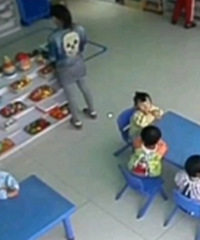 我想去调监控,怀疑娃儿在幼儿园发生了什么事,突然就不想上学了