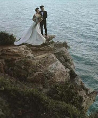 海边拍婚纱照2死1失联后续:有摄影师为效果选择在台风天拍照