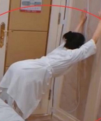 怪不得女明星下颌线都那么优越,赵丽颖睡前小动作,get到了!