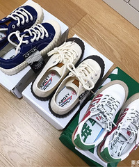 ��������Ϯ��������ӵ�Ь��һ��������3˫������300�飡