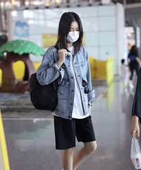 近期明星机场穿搭,她们也穿这么便宜的牌子