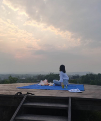 周末住房车,能烧烤、摘草莓、捞蝌蚪,耍事多,观景台太霸道了