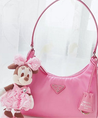PRADA hobo,吹爆它的容量和颜值!