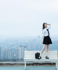 599拍的写真完全值回票价,王源同款天台拍照,好适合当头像