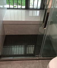 朋友家卫生间留了窗台,又鸡肋又占地