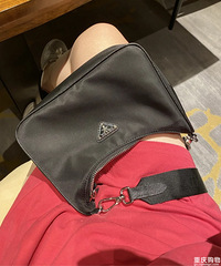 剁手也要入的Prada hobo三合一!超百搭!
