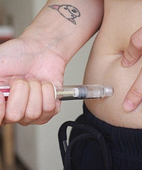 为要宝宝每天自己打针