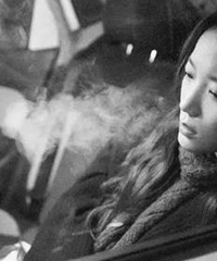 单亲妈妈的生活账单:每年支出近10万,下班后坐车里加班1小时