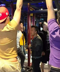 我坚持掉单杠把腰椎病吊好了
