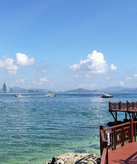 去海南找个没人的地方看海,落日太美了,沙子细腻水质好,安逸