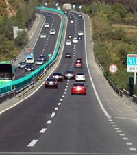 国庆独自开车500公里回老家,第一次上高速的我该注意些什么