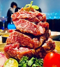 我今年的生日蛋糕好特别,双层和牛烤肉“蛋糕”颜值味道俱佳