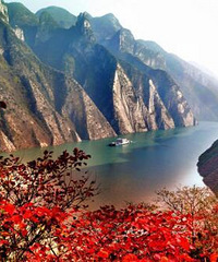 巫山有全国最美的云雨,枫叶也快红了,国庆节可以去深度三峡游