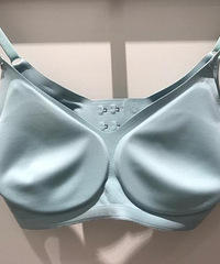便宜到没朋友的乳胶无痕内衣,没想到上身超舒服,完全放飞自我