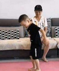 打开小度回家看看功能后,我找到娃儿不喜欢和奶奶呆一起的原因了