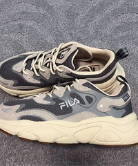 新发现的好看FILA老爹鞋,很适合秋冬