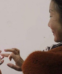 婆婆迷上在某多多给娃买玩具、衣服,收到后质量不行,还不好说她