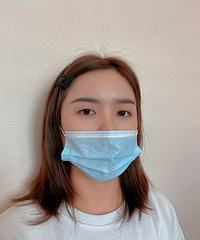 在野生眉和粉黛眉之间纠结了半天,最后还是做了粉黛眉